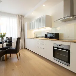  Apartment Krakovska